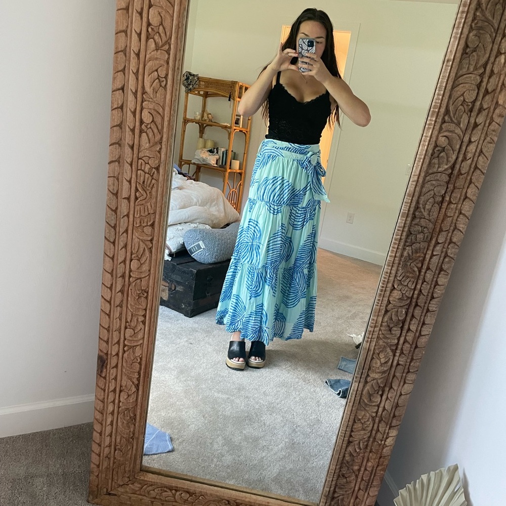 Never worn Vineyard Vines printed skirt